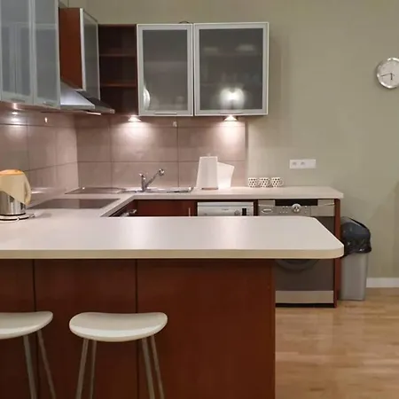Bright&comfy -few Min To Main Square Apartment