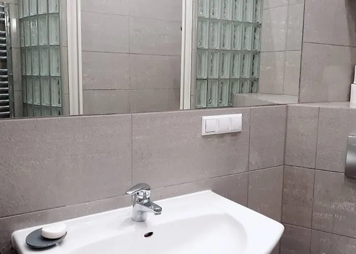 Bright&comfy -few Min To Main Square *